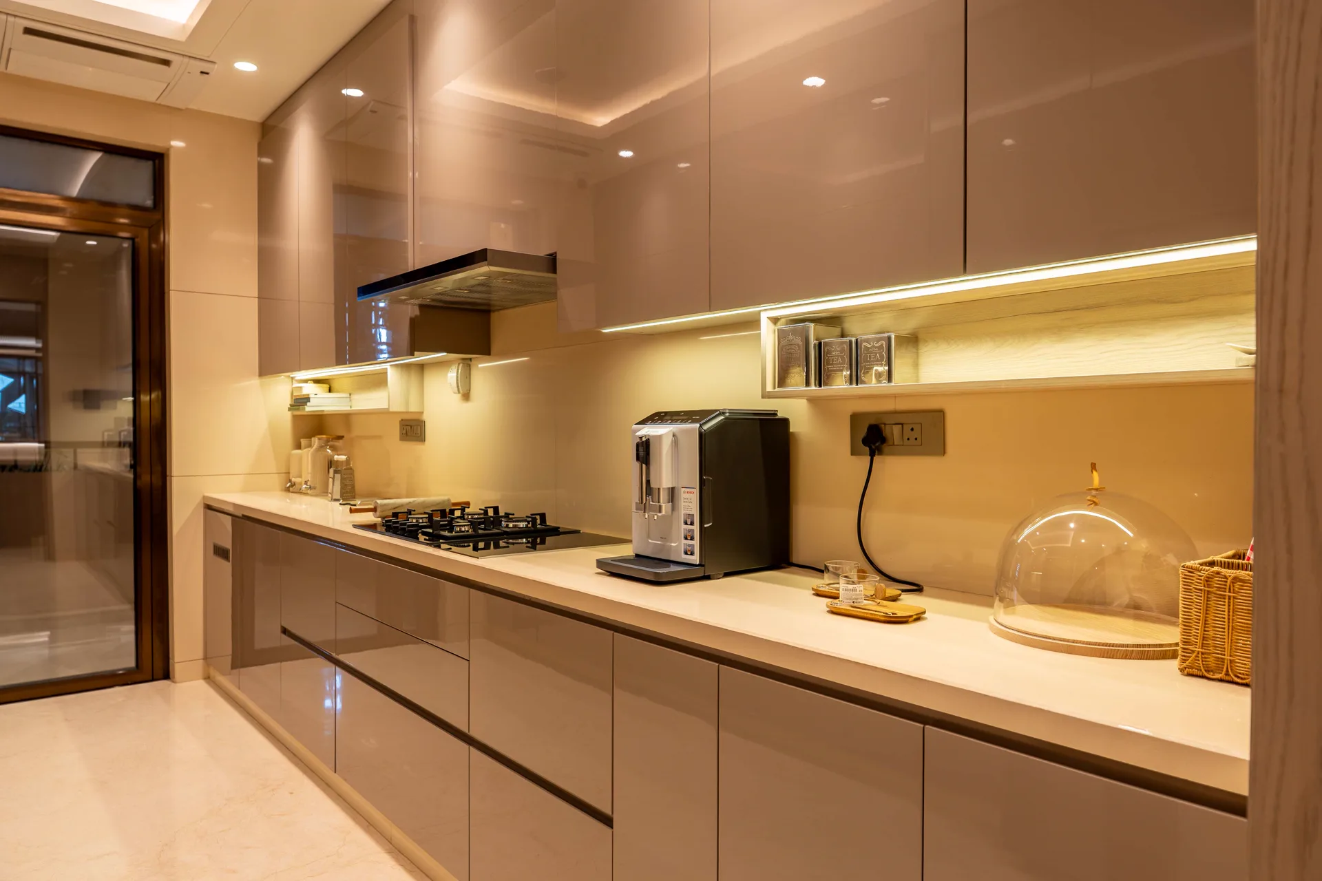 Kitchen with integrated appliances